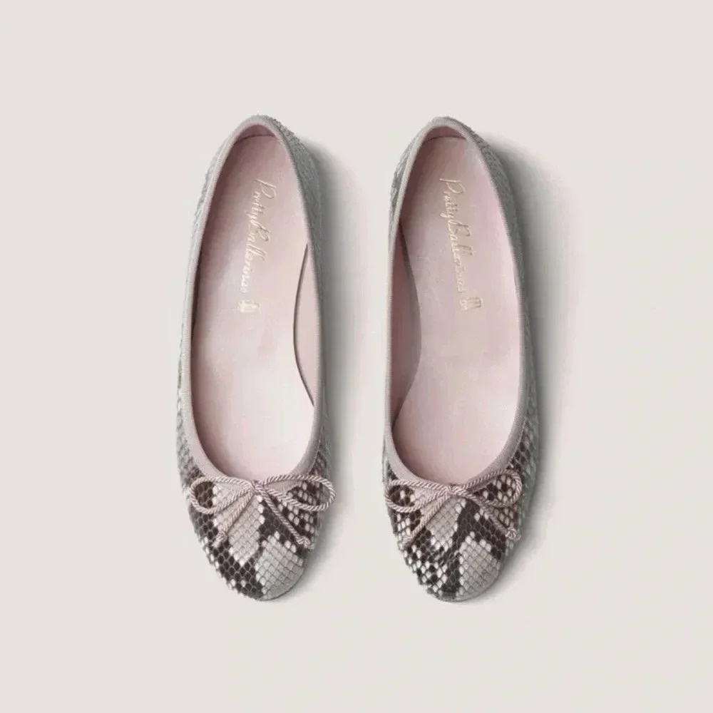 * PRETTY‎ BALLERINAS* Flats Snake Print Sz 36